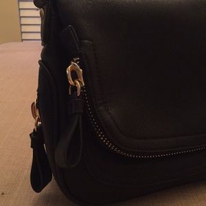 Shoulder bag faux leather multiple zippers